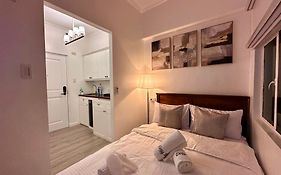Studio Two Condominium - Alabang, Blk - Northgate Cyberzone, Filinvest City, Alabang - Netflix-Ready Fiber Wi-Fi